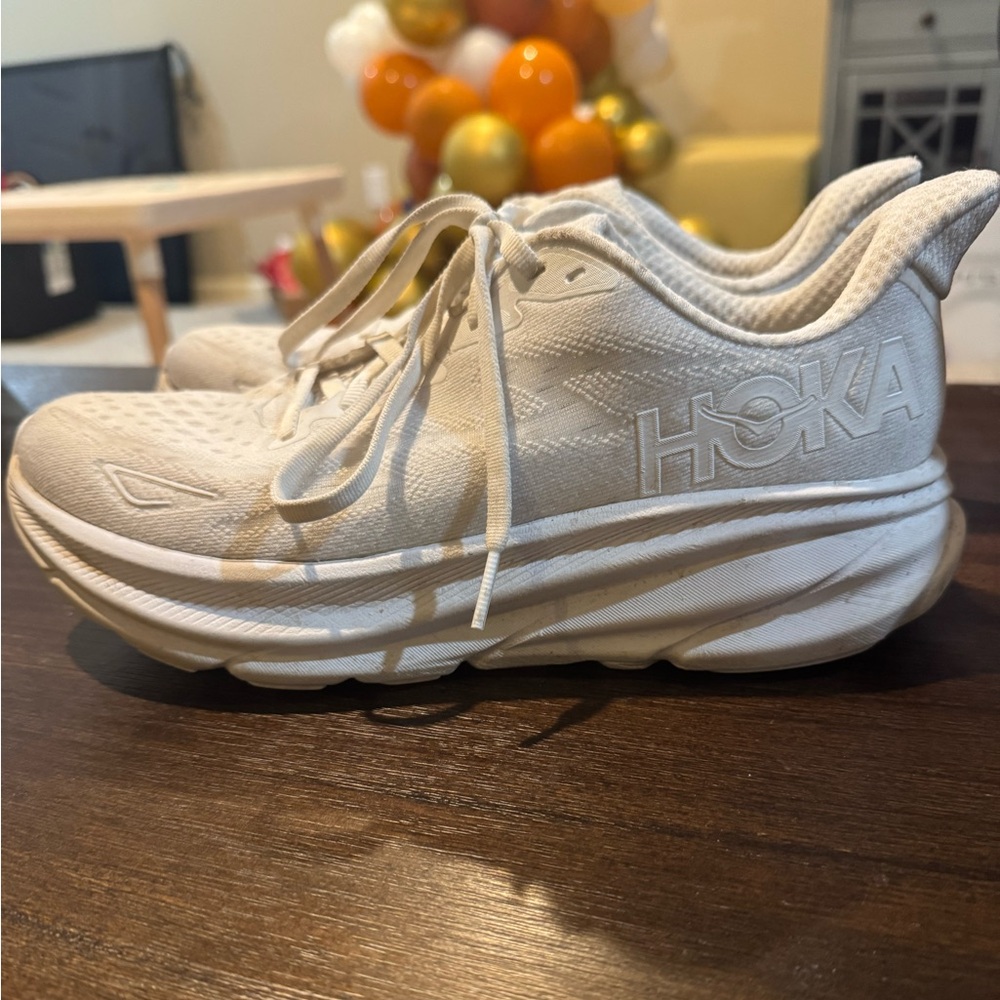 HOKA Clifton 9